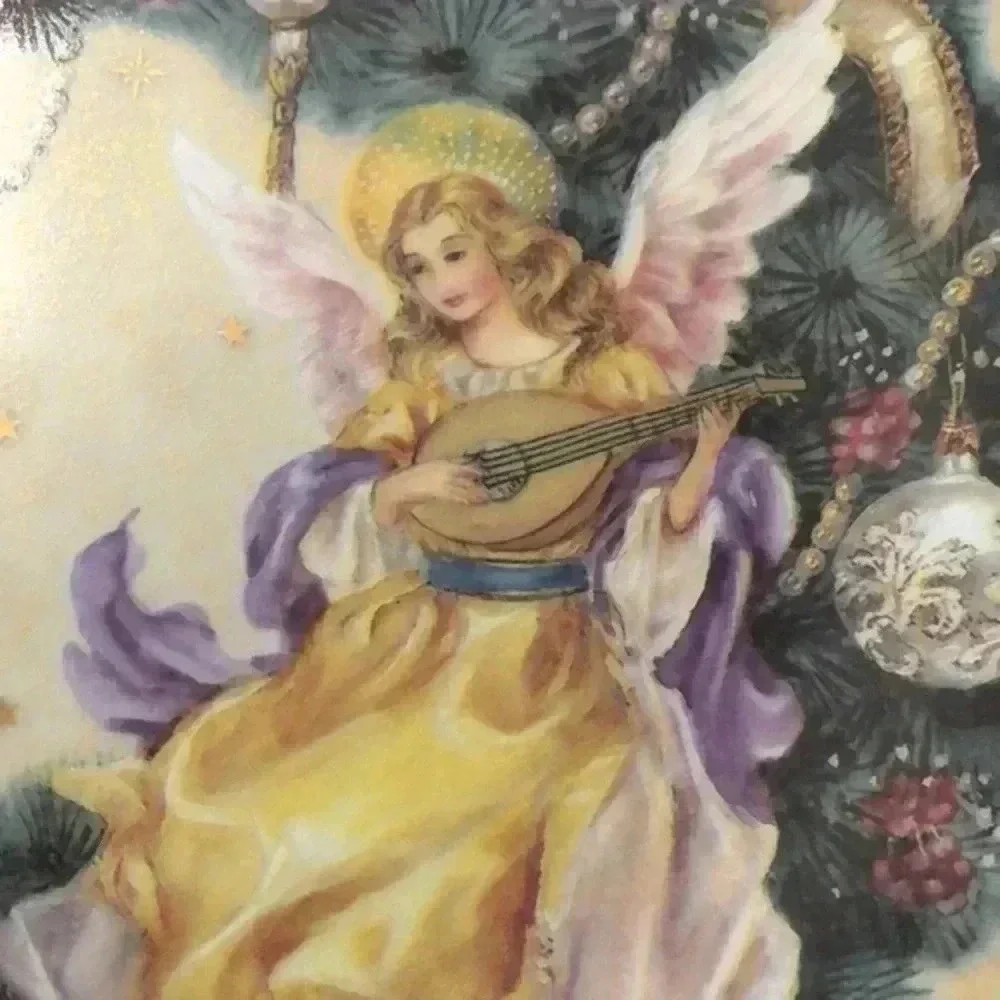 Yuletide collector plate home decor‎